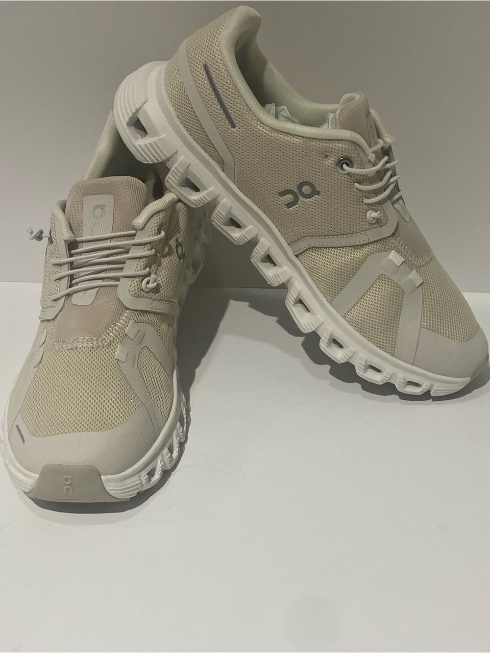 On Cloud Women’s Sneakers — Size US 7 / EU 38